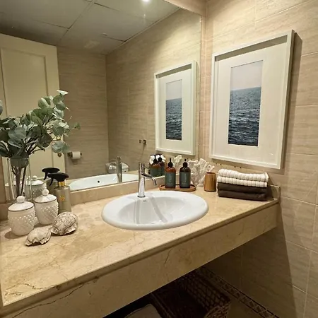 דירה Sea View And Sunny Rooftop In Marbella, Remodeled 2025