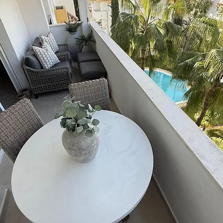 דירה Sea View And Sunny Rooftop In Marbella, Remodeled 2025 מארבלה