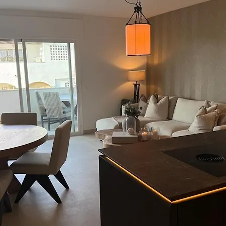 アパート Sea View And Sunny Rooftop In Marbella, Remodeled 2025
