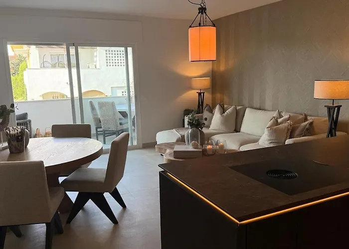 アパート Sea View And Sunny Rooftop In Marbella, Remodeled 2025