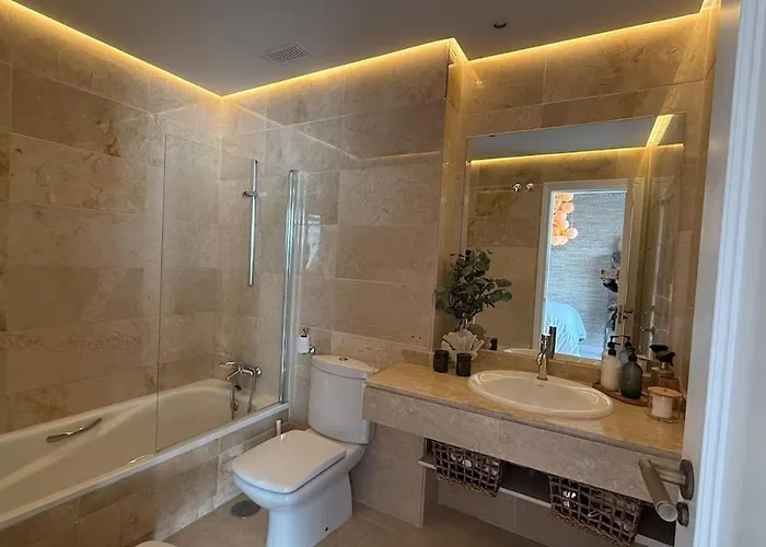 アパート Sea View And Sunny Rooftop In Marbella, Remodeled 2025 マルベーリャ