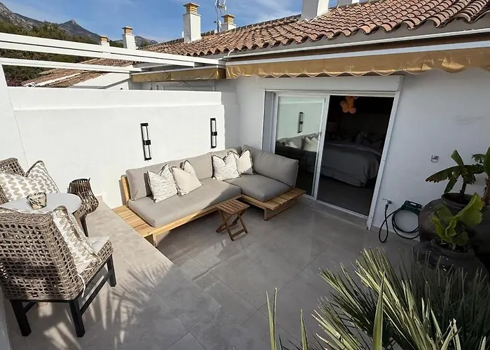 Sea View And Sunny Rooftop In Marbella, Remodeled 2025 アパート マルベーリャ