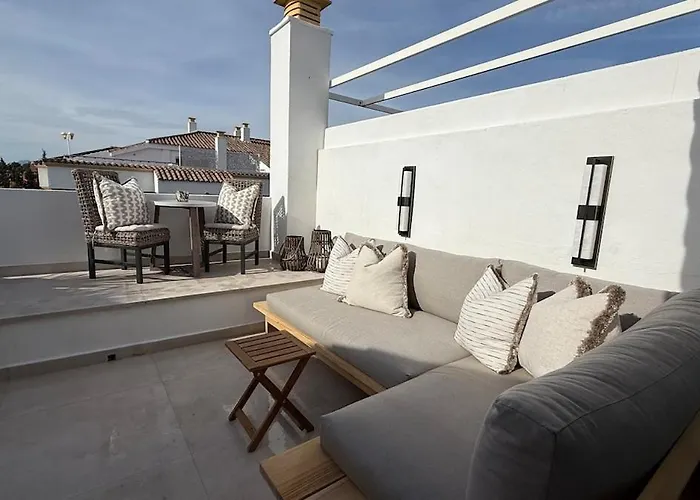 アパート Sea View And Sunny Rooftop In Marbella, Remodeled 2025 マルベーリャ