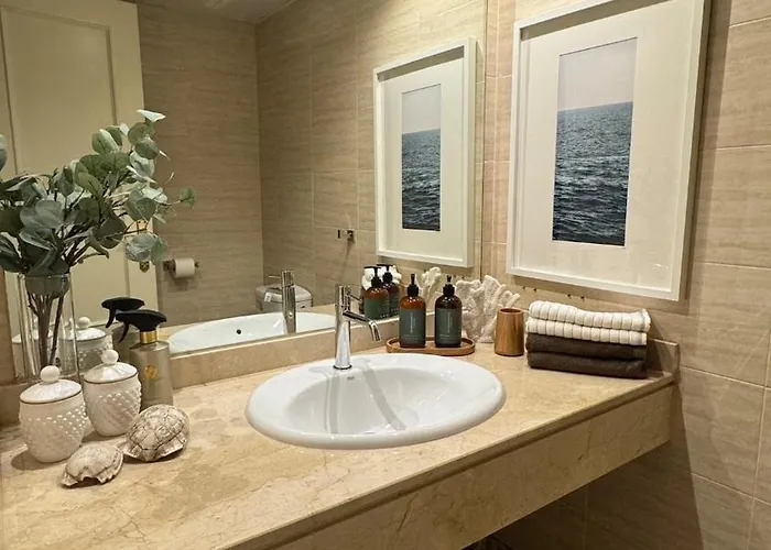 アパート Sea View And Sunny Rooftop In Marbella, Remodeled 2025